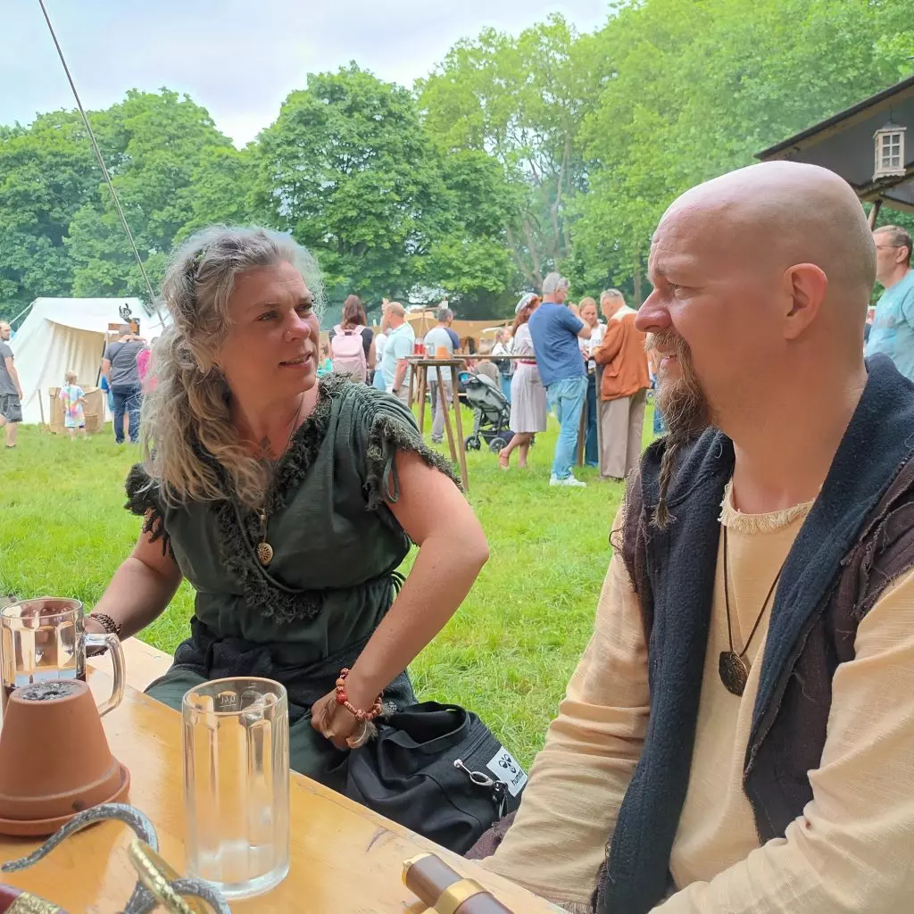 Steffi und Micha auf dem Mittelaltermarkt in Dortmund Mengede.