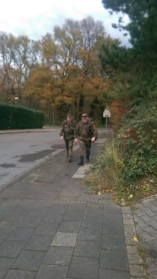 Volker und Aki auf dem Marsch