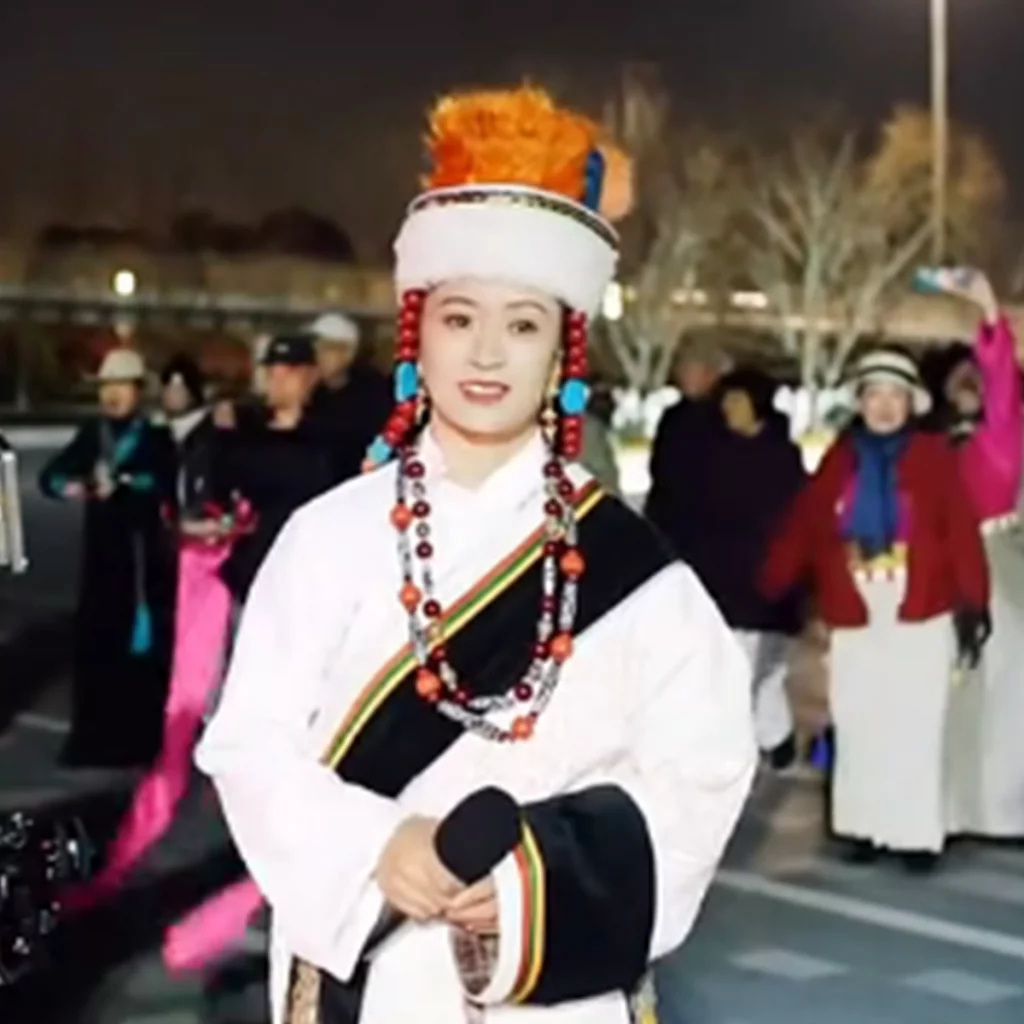 Singer: Metok Yultso, Golden Mountain